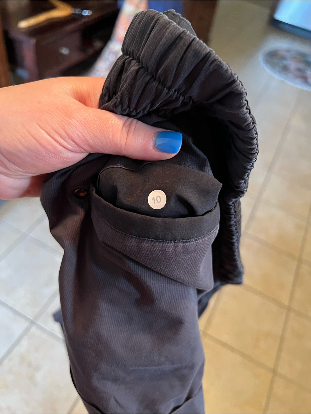 Lululemon Spring Break Away Short 4-Way Stretch Black Cuffed Athletic Sz 10 - Picture 4 of 4